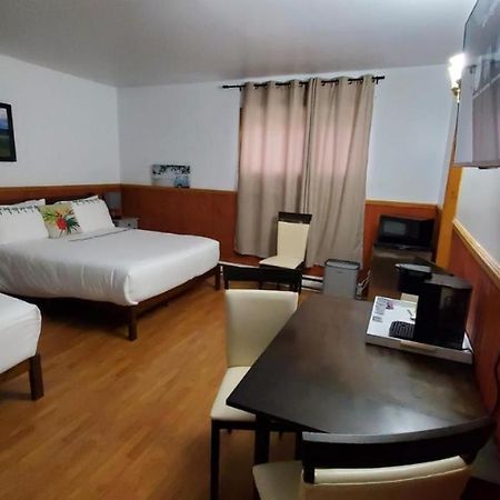 Hotel Fleurs Karaibes Saint-Alexandre-de-Kamouraska Buitenkant foto