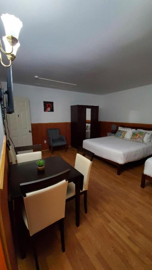 Hotel Fleurs Karaibes Saint-Alexandre-de-Kamouraska Buitenkant foto