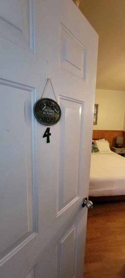 Hotel Fleurs Karaibes Saint-Alexandre-de-Kamouraska Buitenkant foto