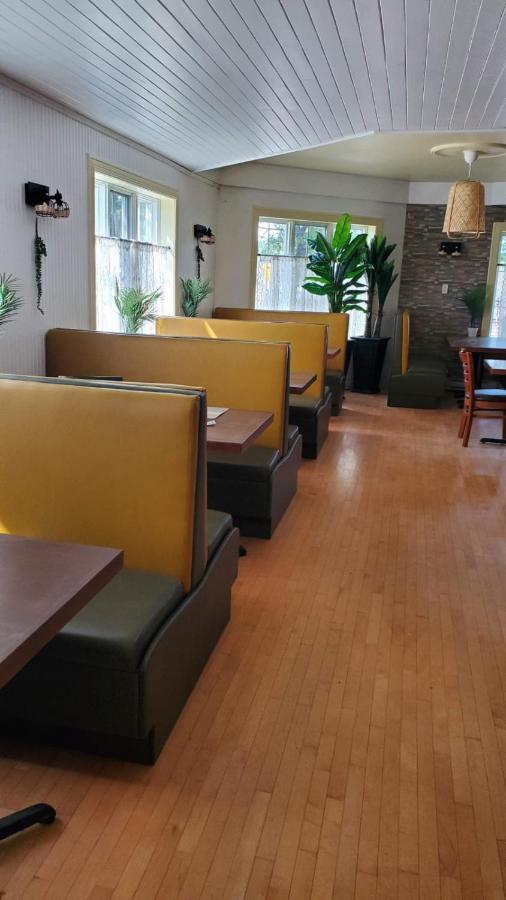Hotel Fleurs Karaibes Saint-Alexandre-de-Kamouraska Buitenkant foto